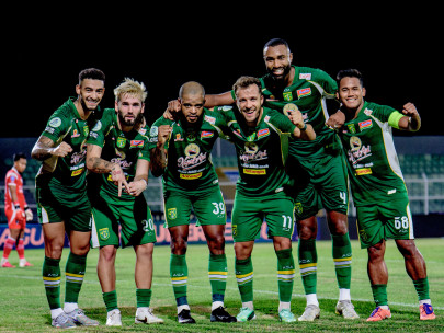 Suasana dukungan suporter Persebaya dan program interaktif penggemar