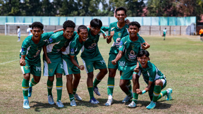 Pemain Persebaya U-18 saat pertandingan EPA One melawan PSS